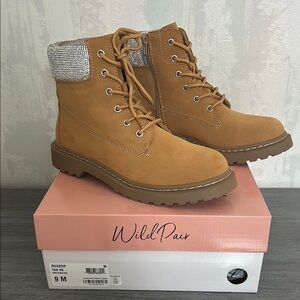 Wild Pair Tan Combat Boots with High-Top Design and Durable Laces